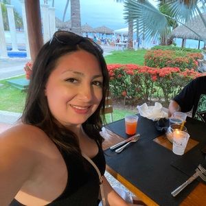 Meet your Posher, Noemy